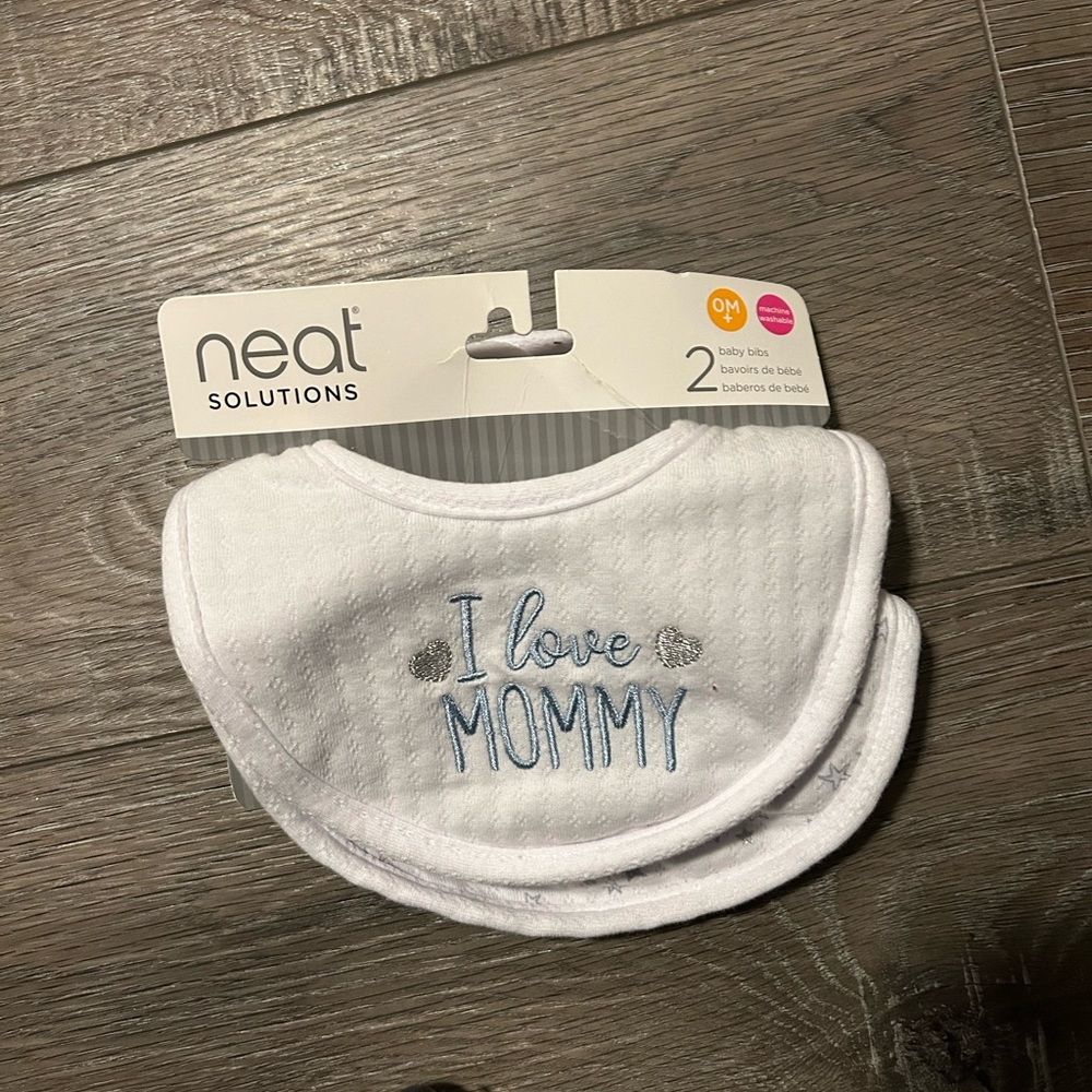 White Baby Bibs - I Love Mommy